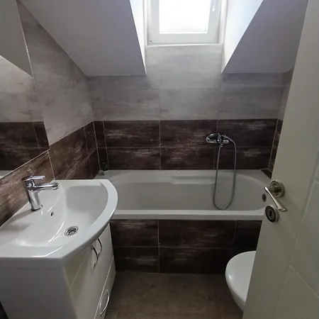 Apartmani Kula2 شقة *